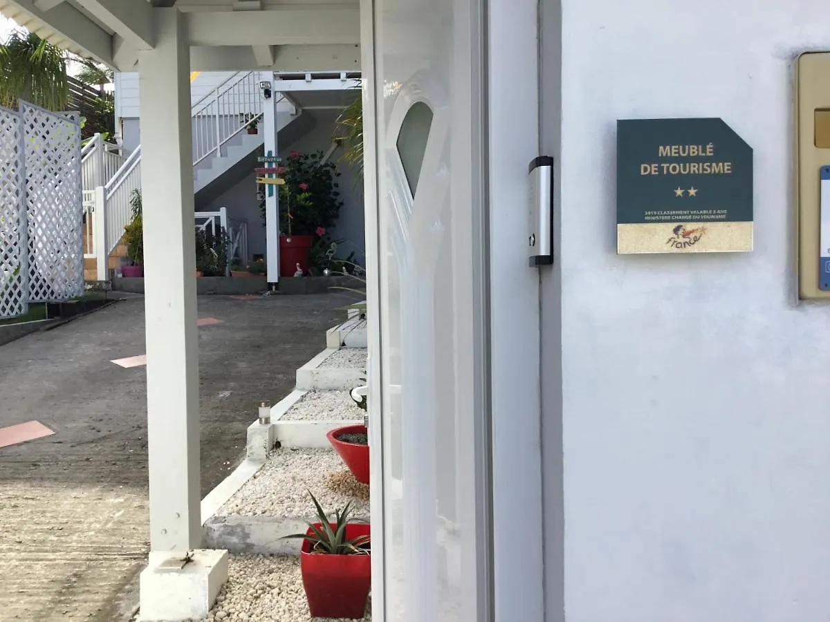 Hotel Domino Les Trois-Ilets 2*,  Martinik